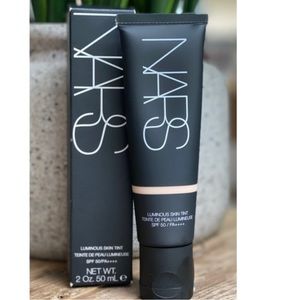 Nars luminous skin tint